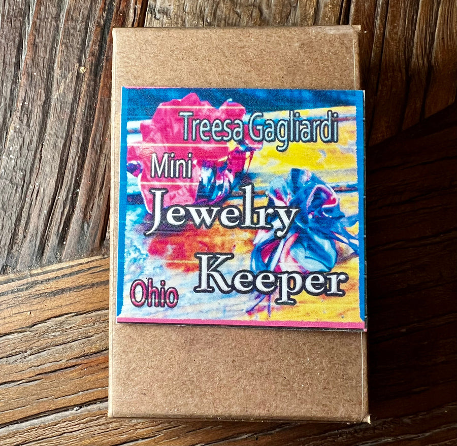 Art-o-mat - Mini Jewelry Keeper - Quirks!