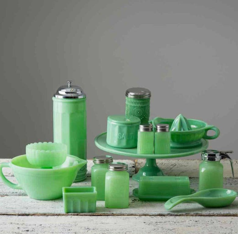 Jadeite Glass Collection Juicer With Handle