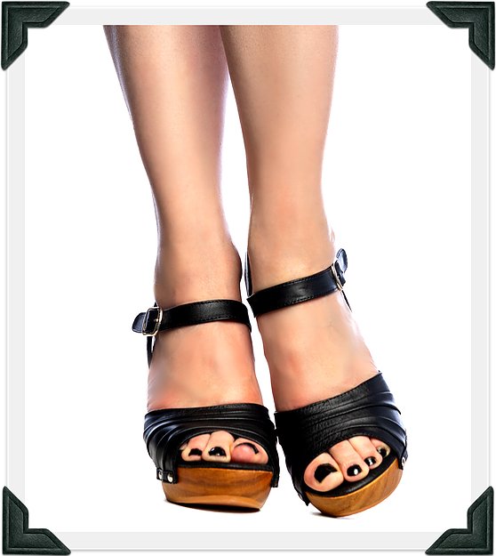 Rockin' Tiki/with Ankle Strap - in Black Leather