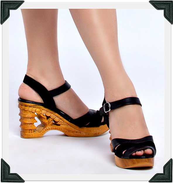 Pagoda Wedge - in Black Suede and Leather
