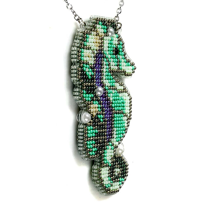 Set for embroidery with beads on a plastic base FLPL-104