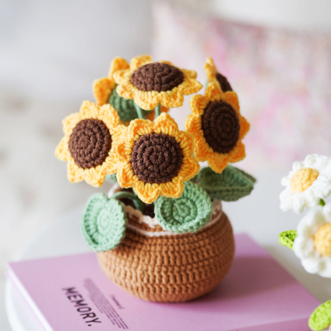 Sunflowers. Potted Flower Amigurumi DIY Crochet Kit Wizardi F07N8-M28