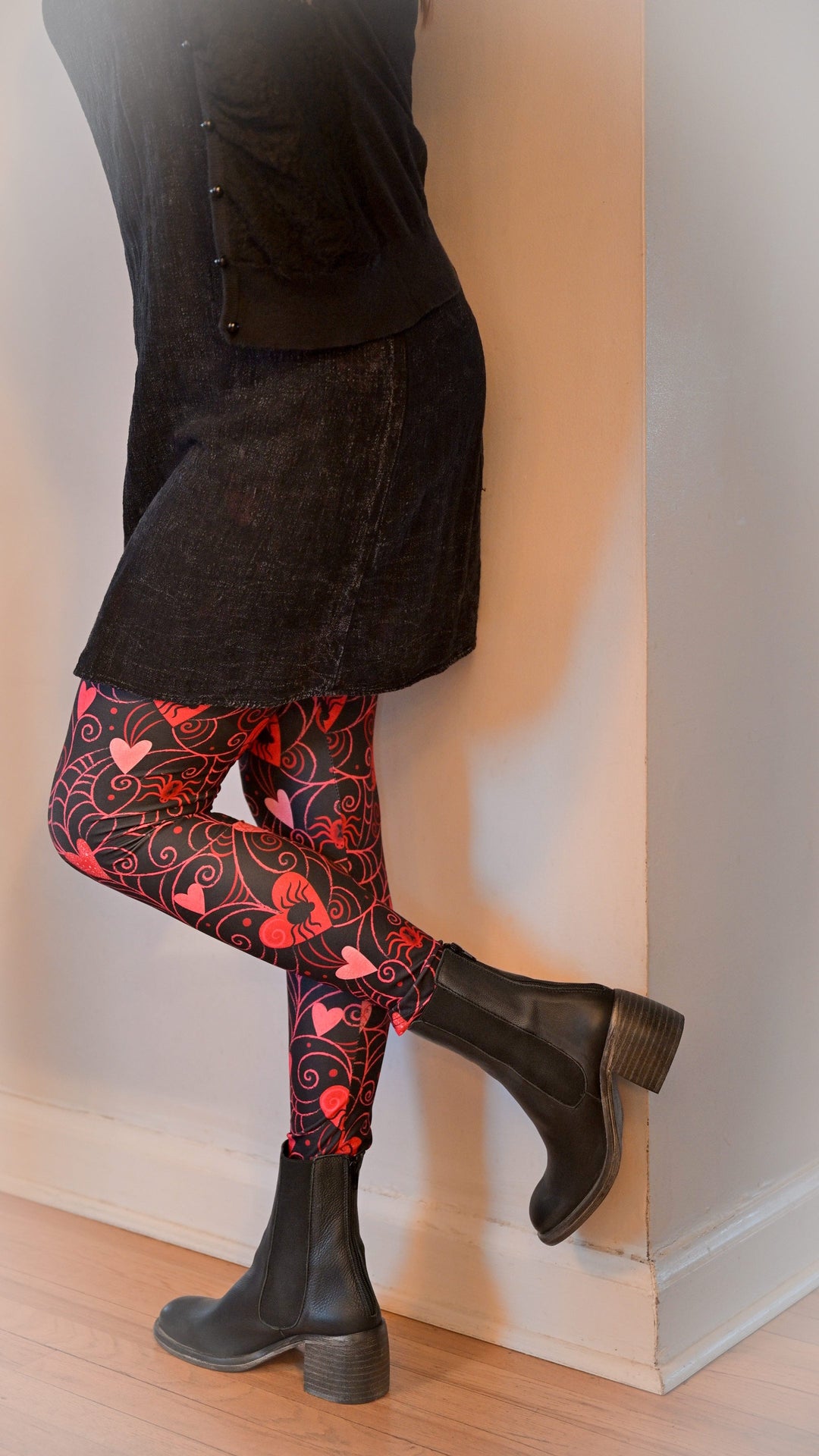 Web of Love Valentine Spooky Spider Web Johanna Parker Exclusive Leggings