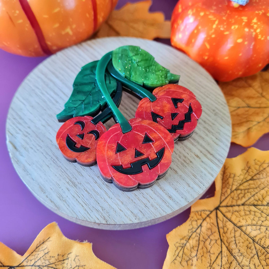 Jack O'Lantern Pumpkin Plant Brooch or Necklace - halloween pumpkin brooch, handmade acrylic