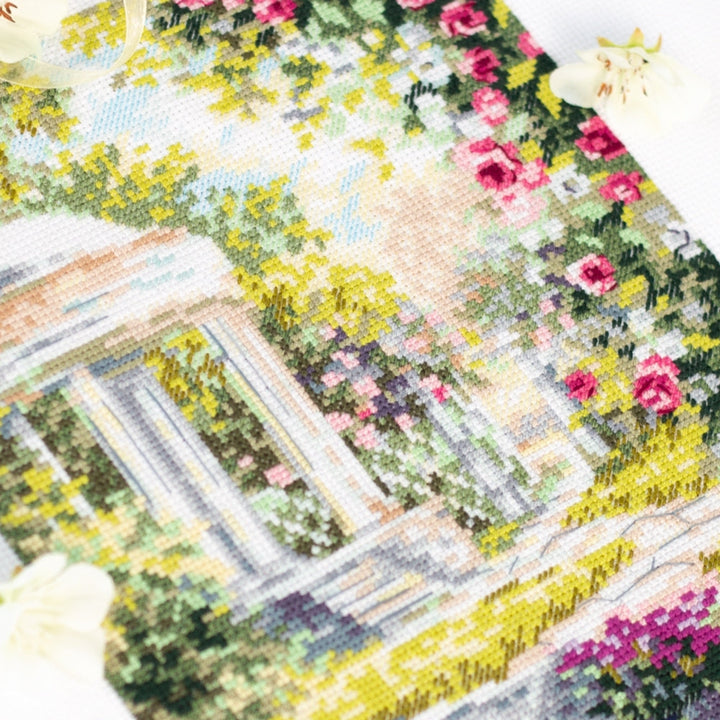 The Rotunda 210-066 Counted Cross-Stitch Kit