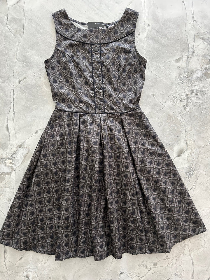 Elizabeth Dress in Witchcraft