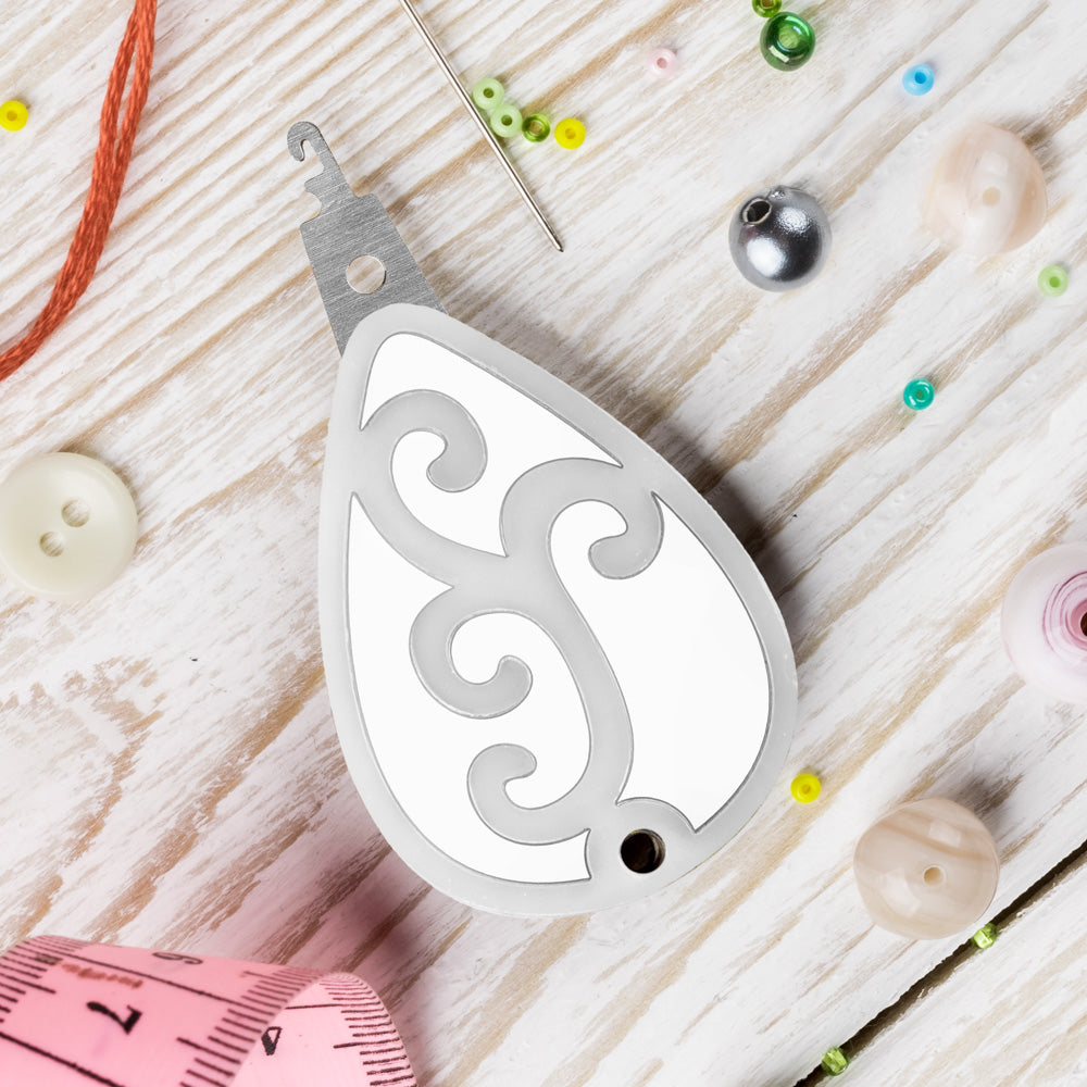Needle Threader ‚ÄúSilver Pattern‚Äù FLNT-042