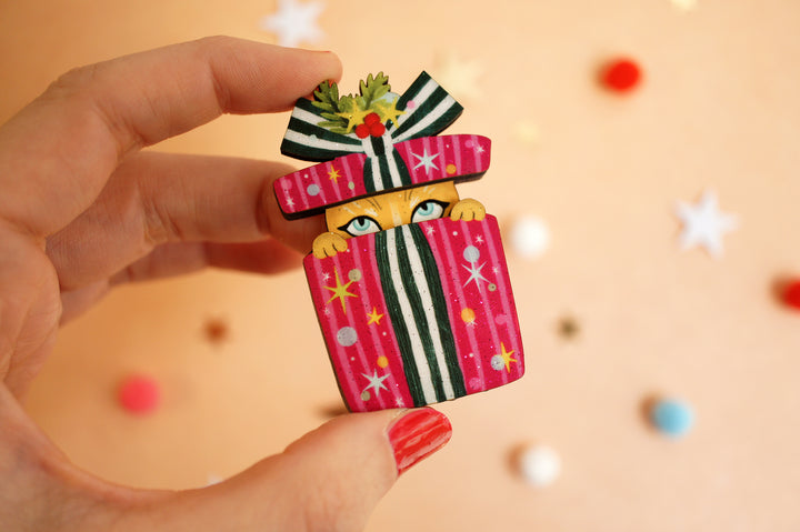 Hearts Vending Brooch by Laliblue