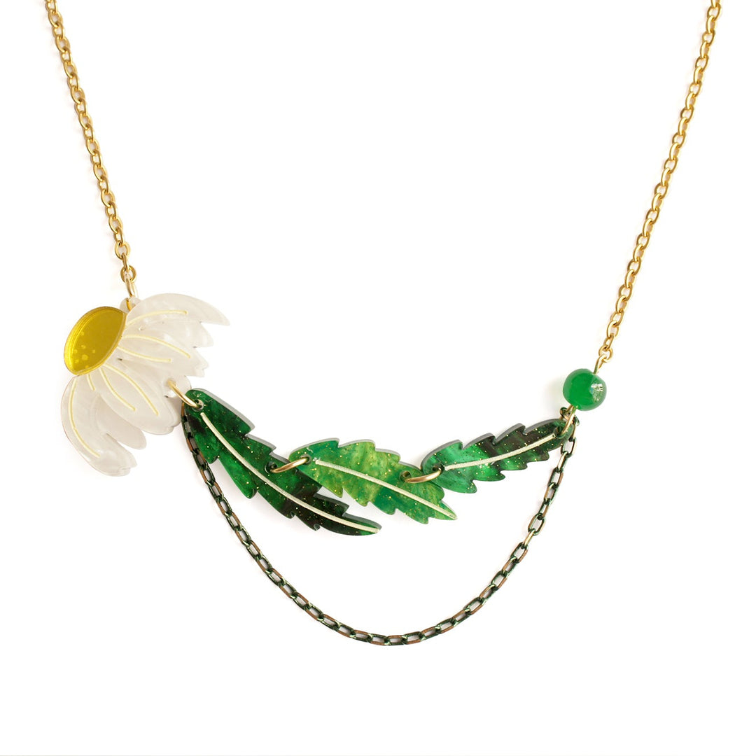 Daisy Necklace by Laliblue