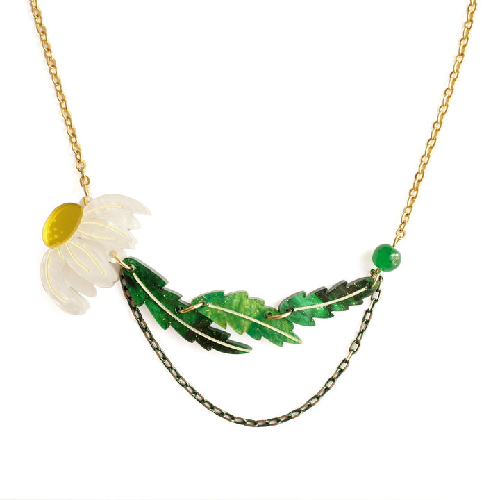 Daisy Necklace by Laliblue