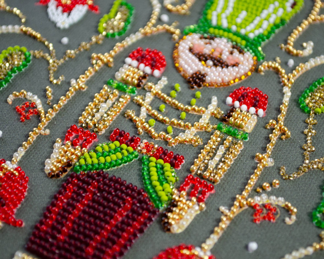 Bead Embroidery Kit - Hero of the Christmas Night AB-926