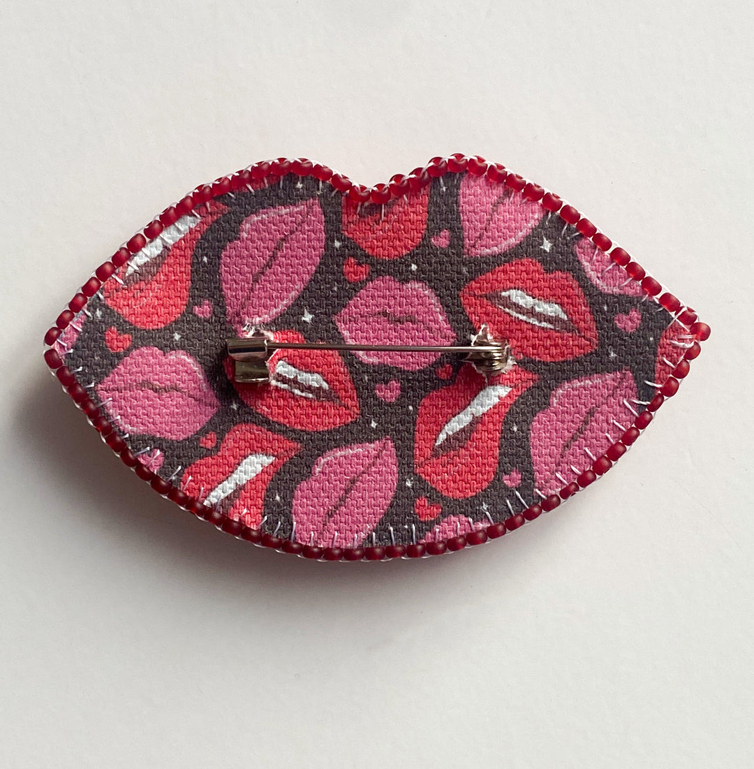 Passionate Kisses Bead Embroidery Brooch Decoration Kit by Abris Art AD-244