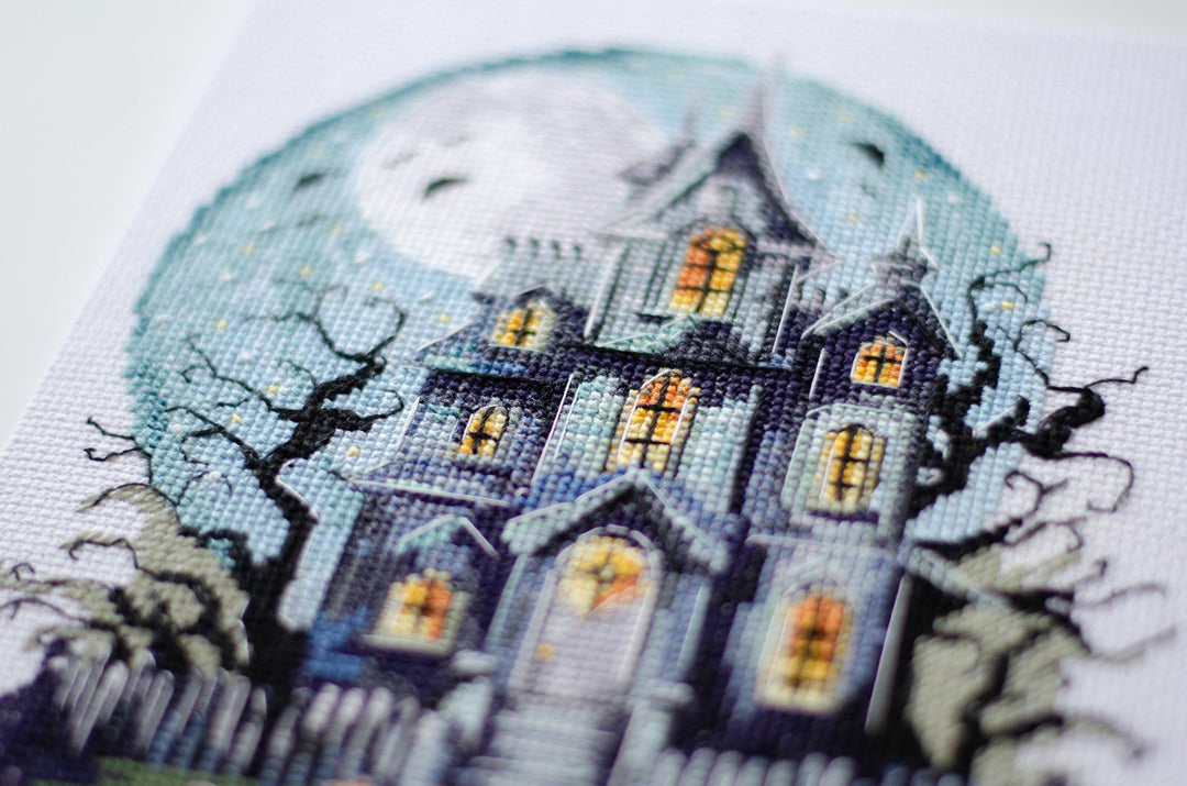 Cross-stitch kit - Haunted House AH-277