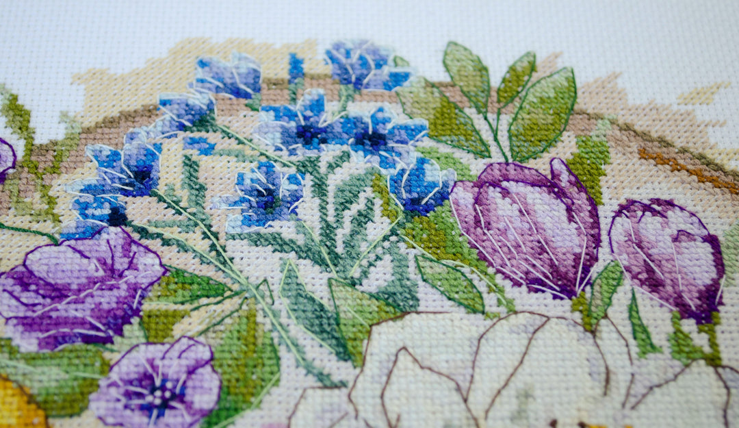 Cross-stitch kit - A floral moment AH-287