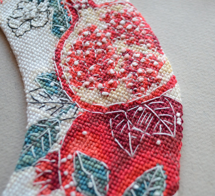 Counted Cross stitch kit - Collar Pomegranate Temptation