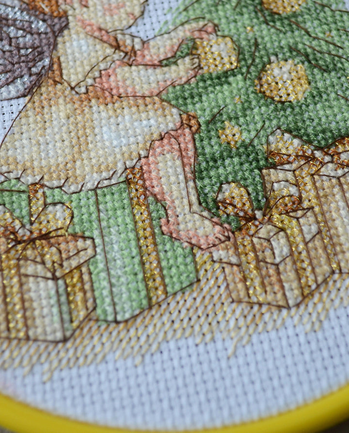 Cross-stitch kit - Little Christmas Angel AHM-091