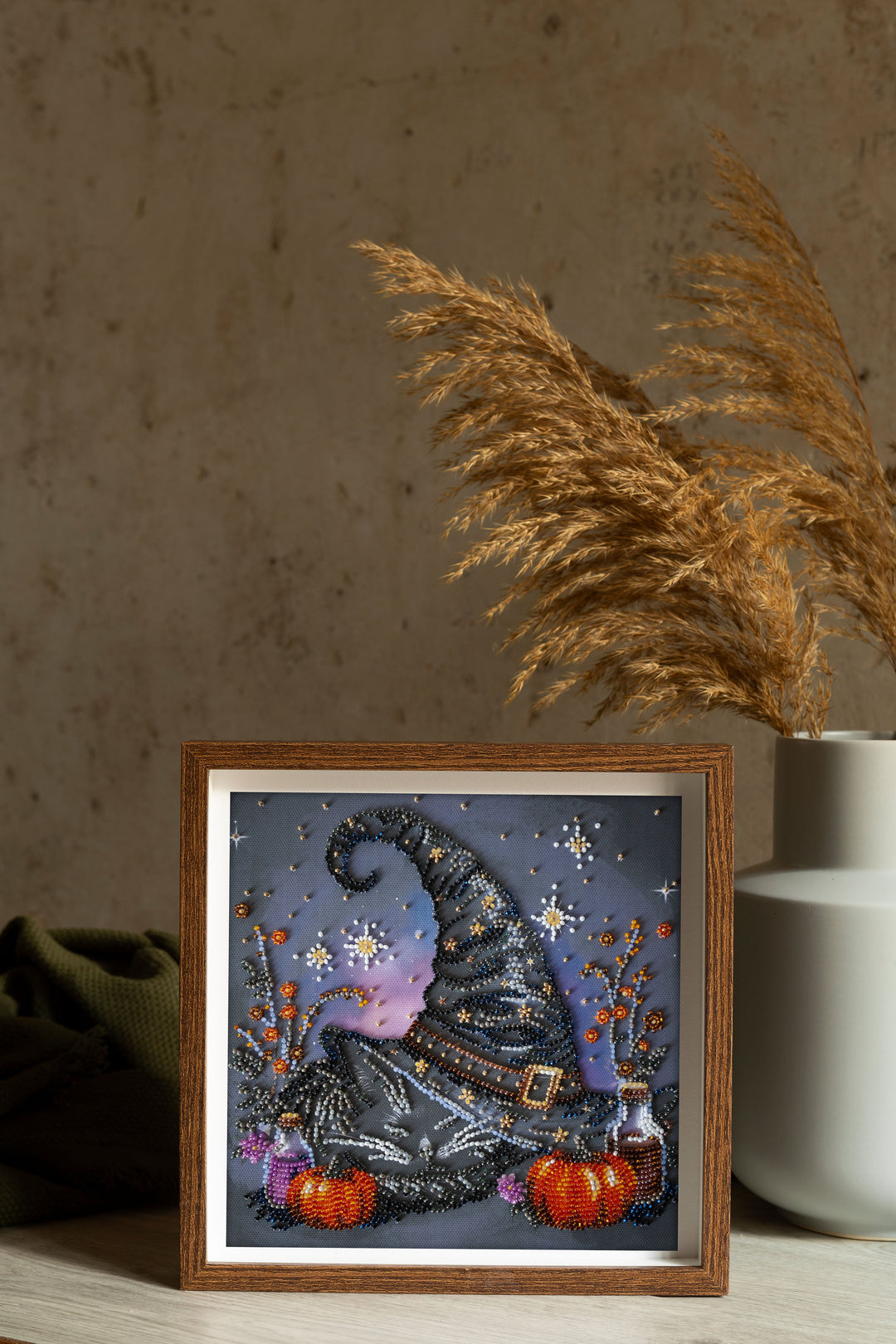 Mid-sized bead embroidery kit - Dream of the Witch AMB-123