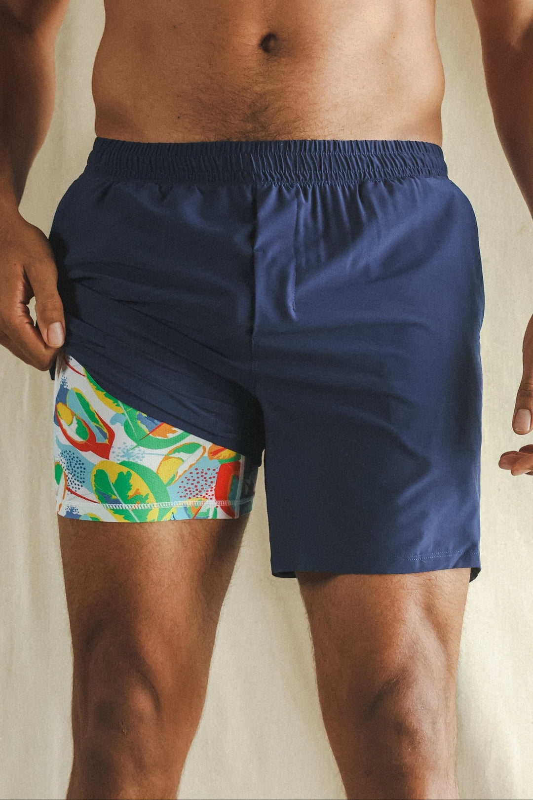 The Hot in Havana | Tropical Navy Ball Hammock® 7 Inch Athletic Shorts