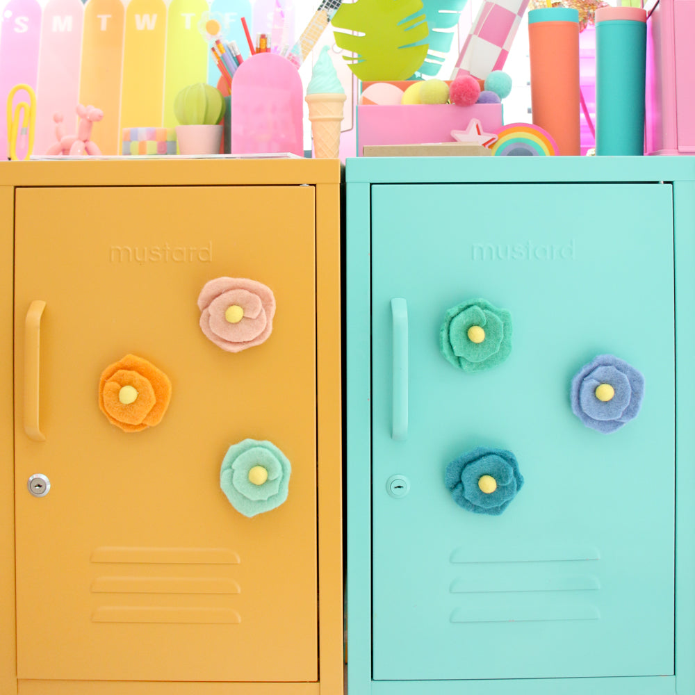 Felt flower magnets - blue set