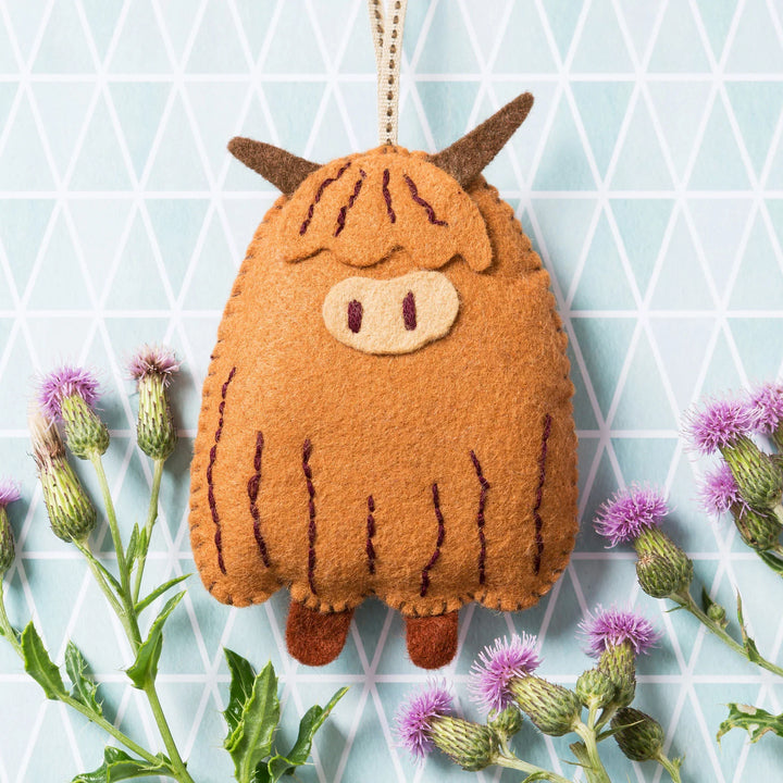 Highland Cow Felt Craft Mini Kit by Corinne Lapierre MKCOW1F