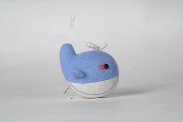 Whale Needle Felting Kit. Wizardi DIY Wool Craft Kit F07N8-538