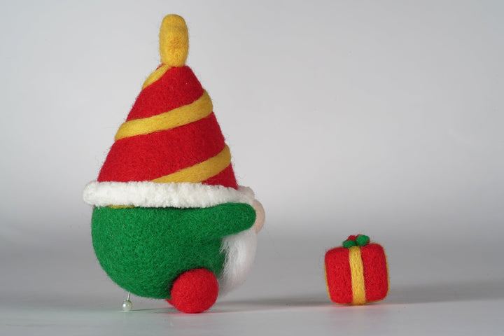 Red Christmas Gnome Needle Felting Kit. Wizardi DIY Wool Craft Kit F07N8-491