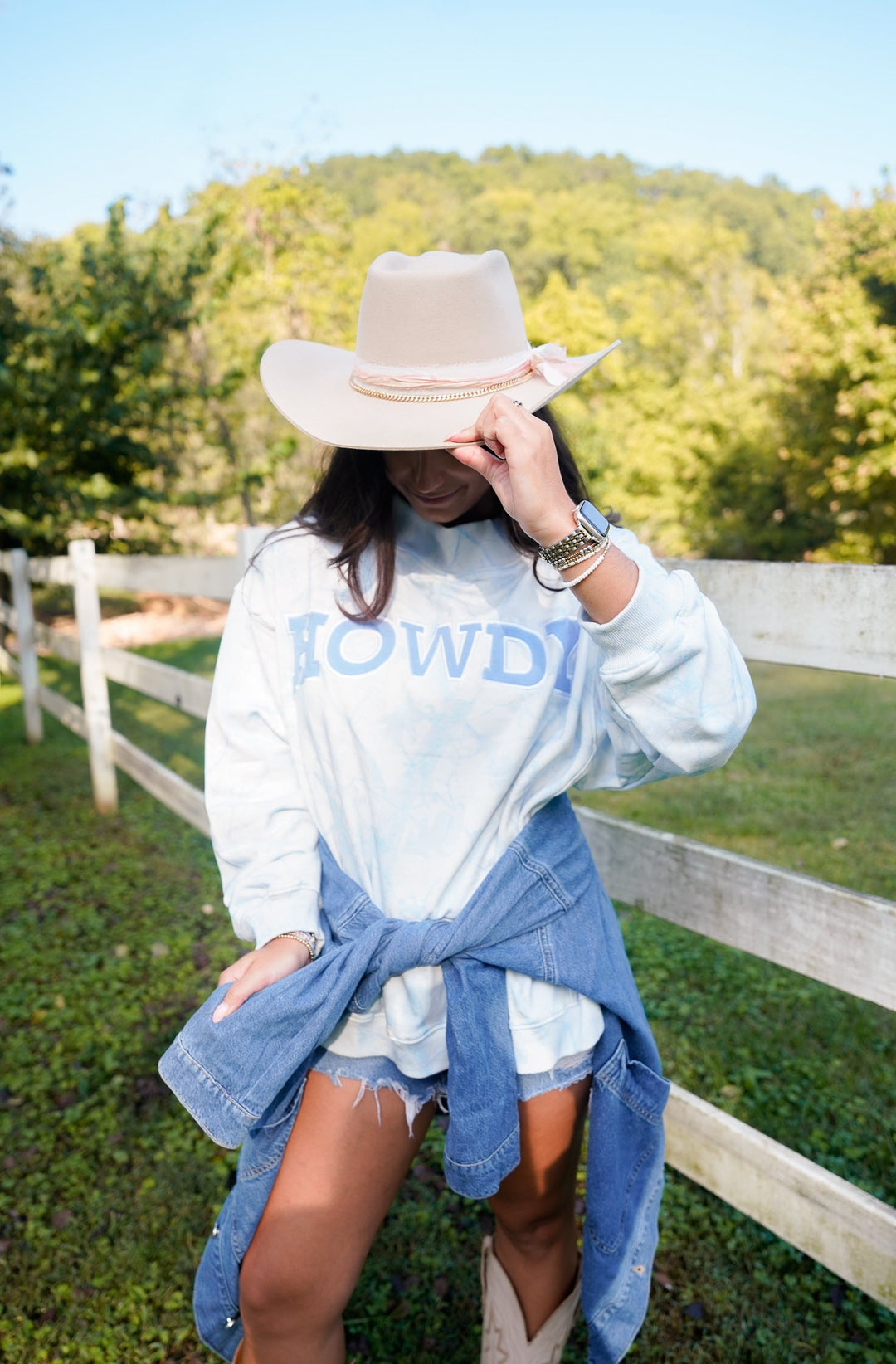 Howdy - Camo Vintage Crew-Neck Sweatshirt