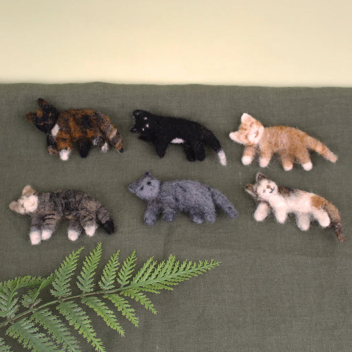 Dog and Cat Magnet Needle Felting Kit by The Makerss DogandCatMagnetNeedleFeltSmallKit