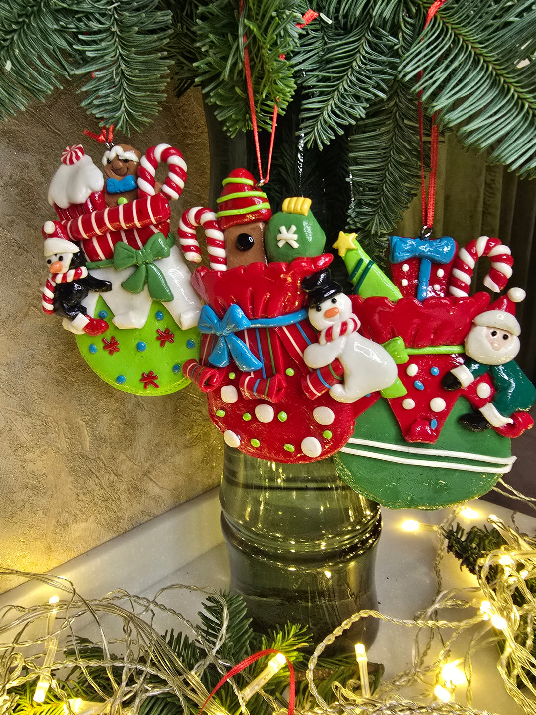 Christmas Ornament - Glossy Gingerbread Gift Bag with Penguin. Wizardi Festive Decoration F07-N2-11-AA440B