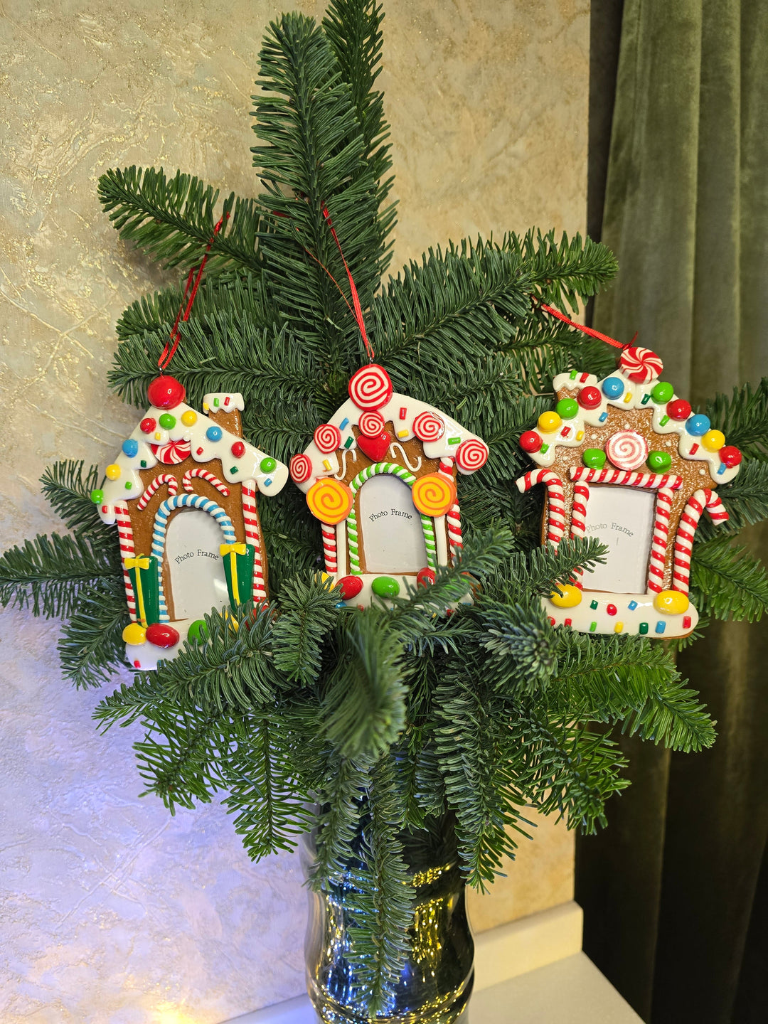 Christmas Ornament - Glossy Gingerbread Gingerbread House Frame. Wizardi Festive Decoration F07-N2-8-SEE200A