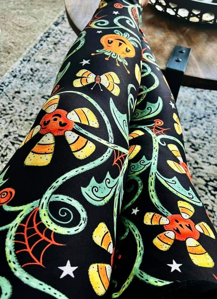 Spooky Sweet Garden (Johanna Parker Exclusive) - High-quality Handcrafted Vibrant Leggings