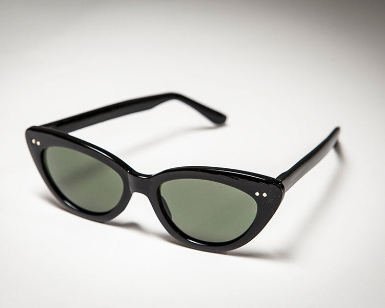 Classic Women's Cat Eye Sunglass with Studs - Frenchy