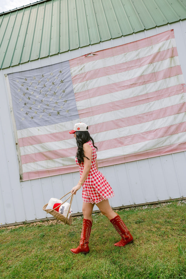 Kiss me I'm American - Red Vintage Trucker Hat