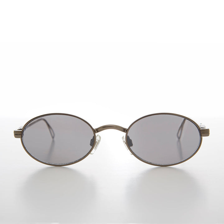 Oval 90s Vintage Sunglass with Intricate Temple - Kit
