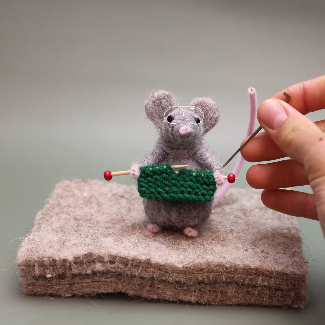Special Edition Green Knitting Mouse Needle Felting Kit by The Makerss KTS-KnittingMouseGreen-Complete
