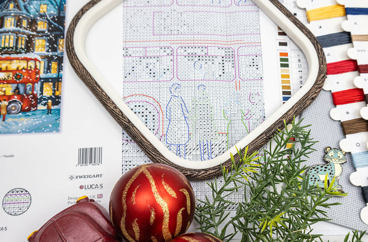 London Christmas Bus Counted Cross Stitch Kit by Letistitch L9982