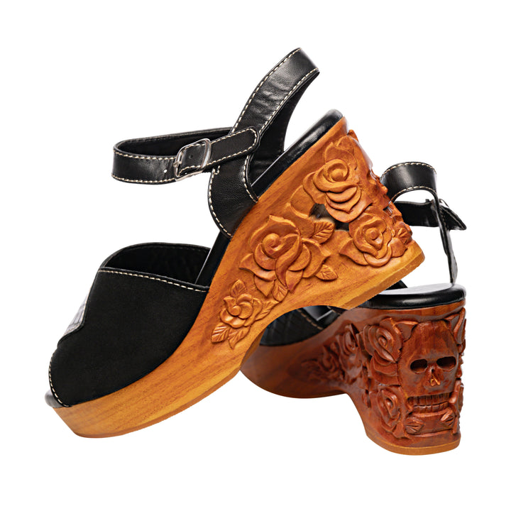 the Momento Mori - in Black Snake on Natural