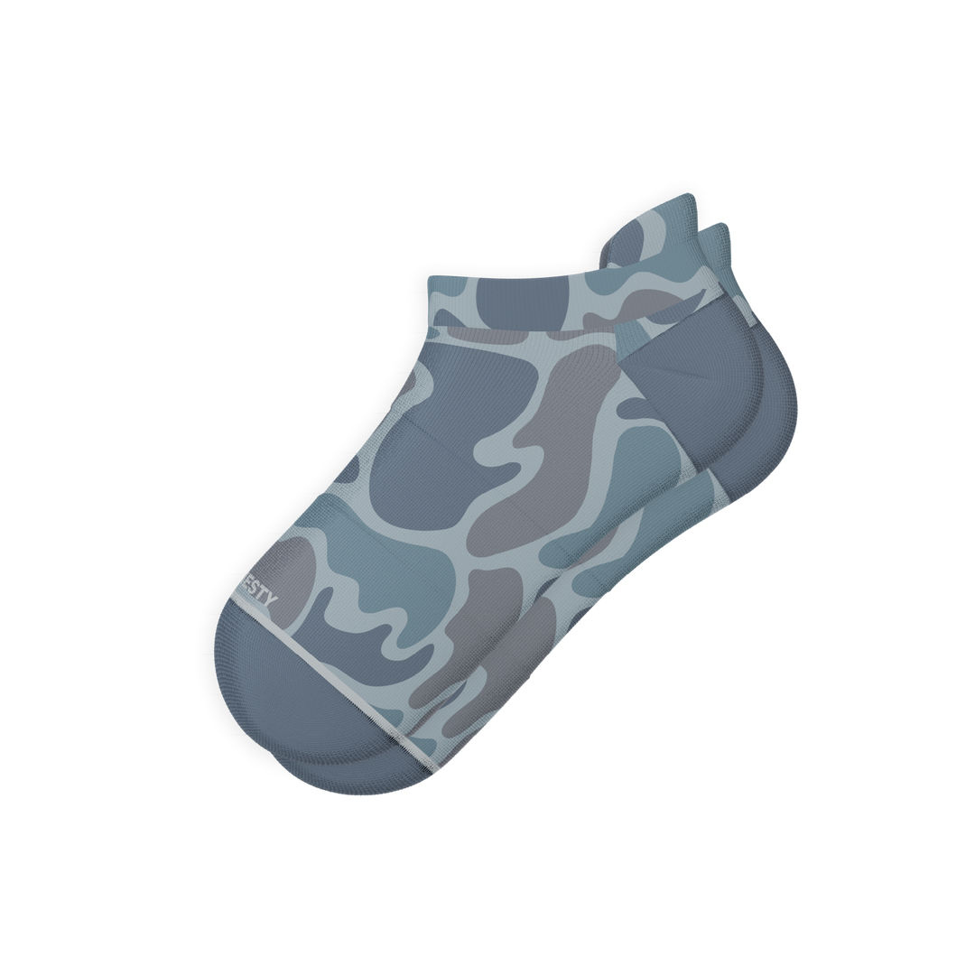 The Trail Runner | Tonal Grey Camoflauge Heel Hammock™ Ankle Socks