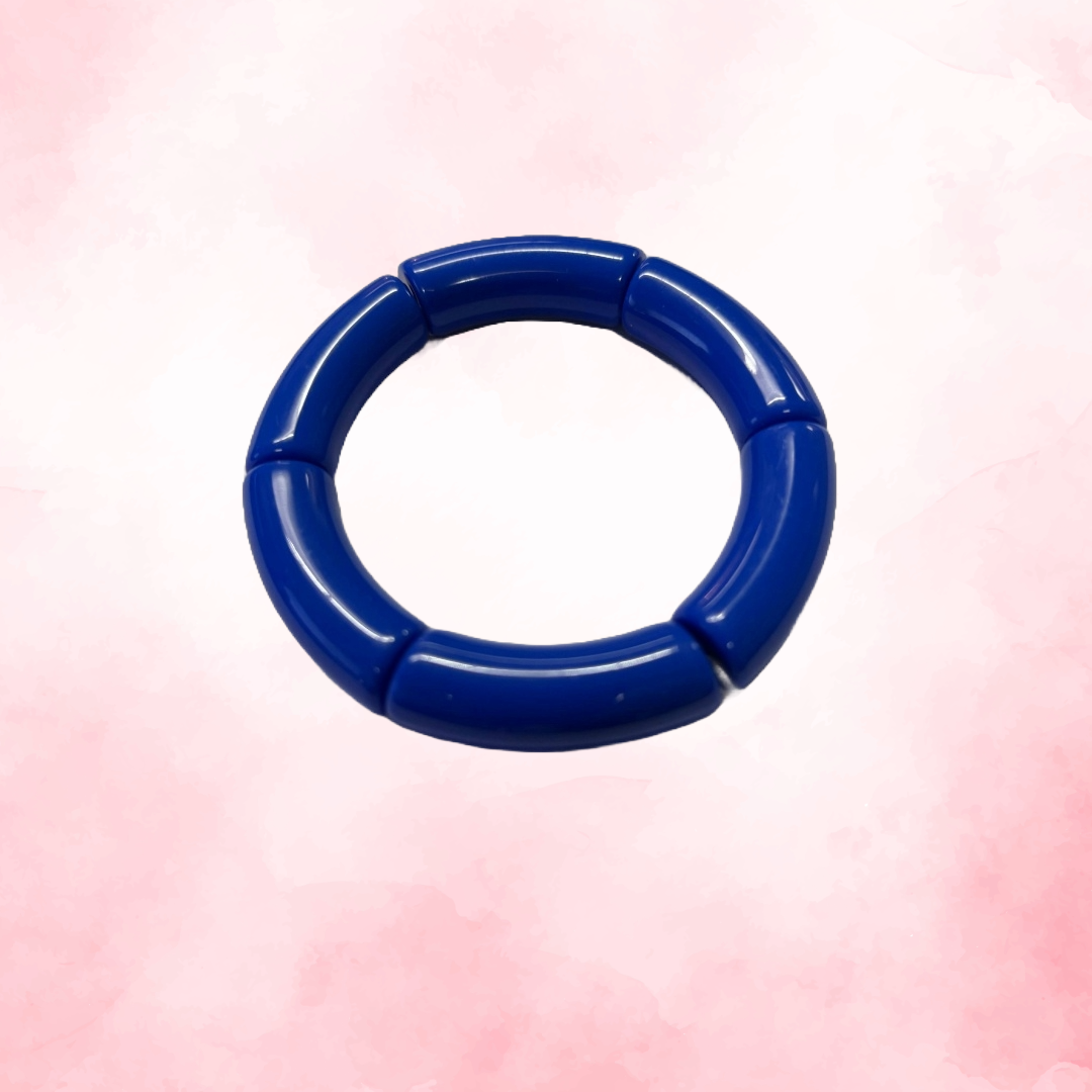 Chunky Vintage-Inspired Resin Bangle