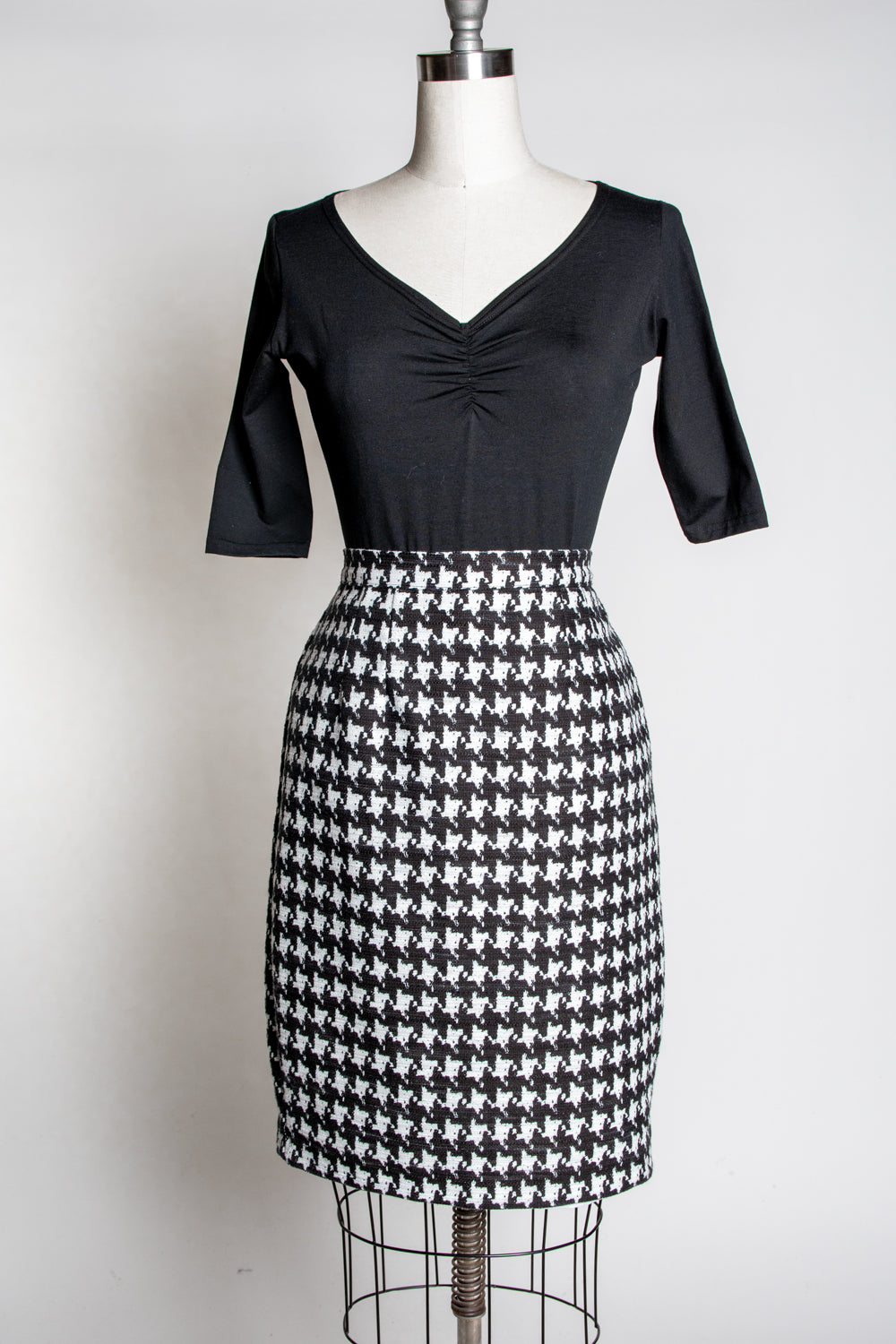 Basic Pencil Skirt- Houndstooth