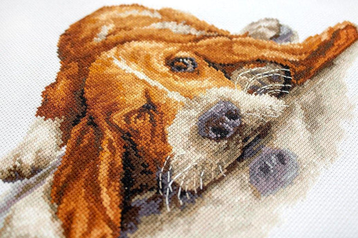 Basset  B2341L Counted Cross-Stitch Kit