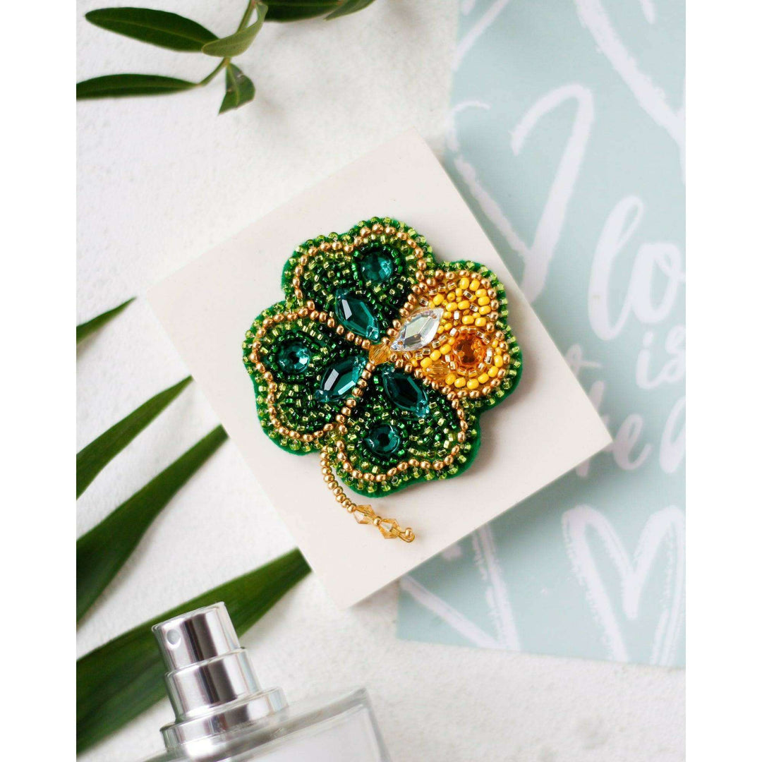 Bead Embroidery Decoration Kit Good luck leaf AD-093