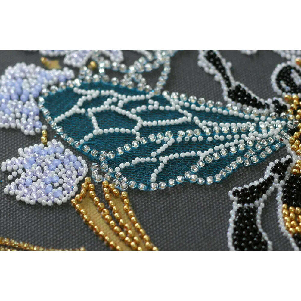 Bead Embroidery Kit - Bee in clover AB-831