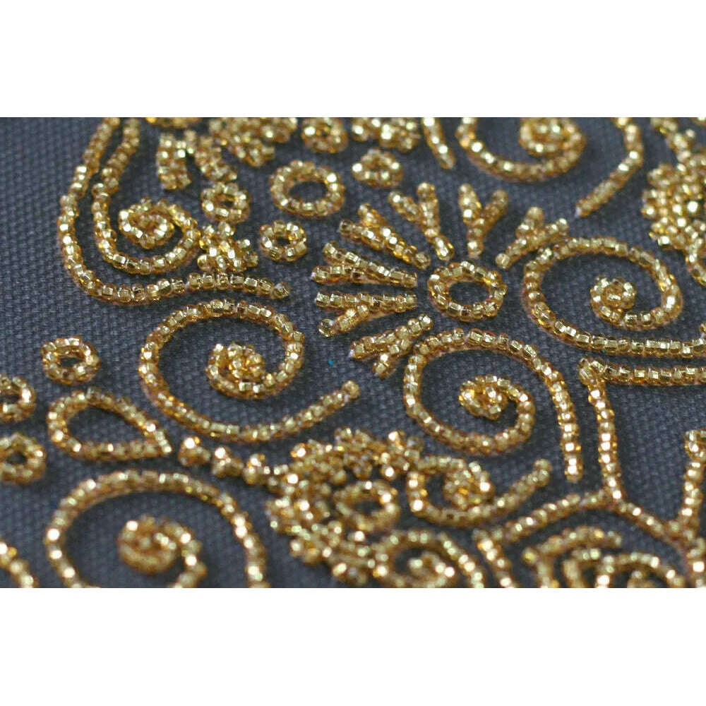 Bead Embroidery Kit - Bee in clover AB-831