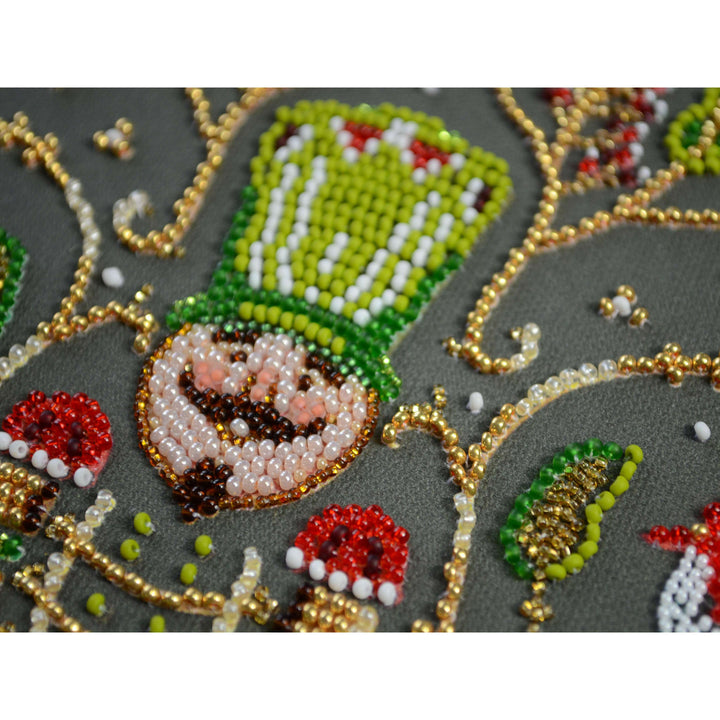 Bead Embroidery Kit - Hero of the Christmas Night AB-926