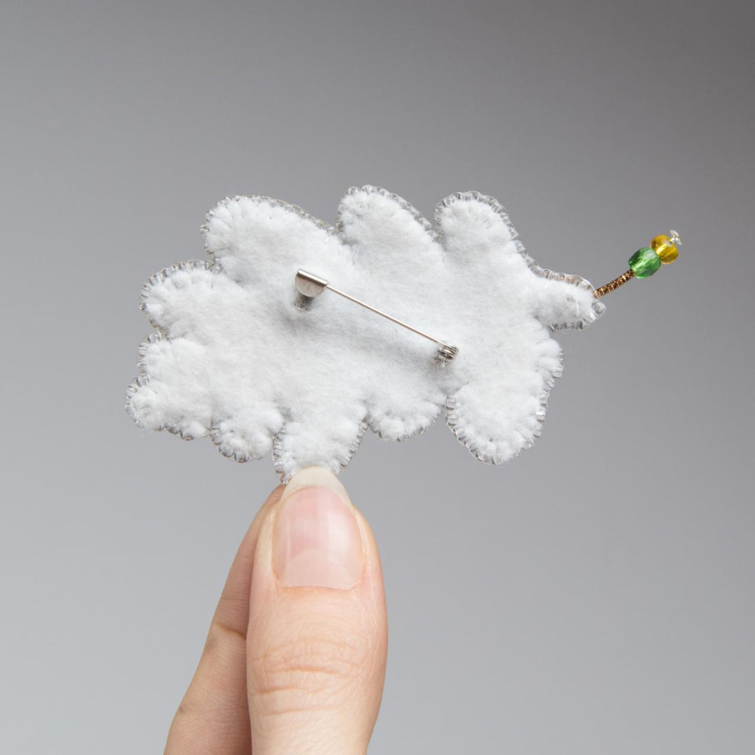 Beadwork kit for creating brooch Crystal Art Oak Leaf BP-334C