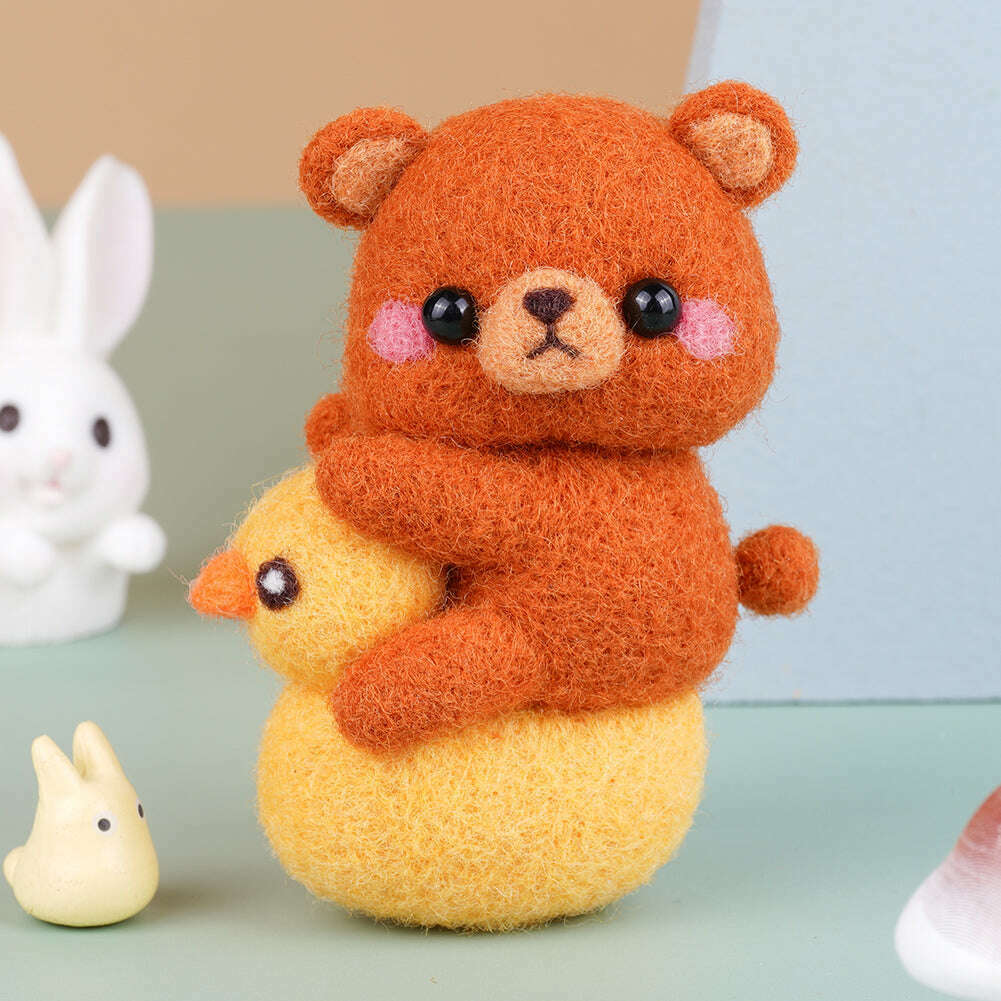 Bear Needle Felting Kit. Wizardi DIY Wool Craft Kit F07N8-W281