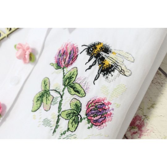 Bee Cross Stitch on Clothes kit B-531 / SV-531