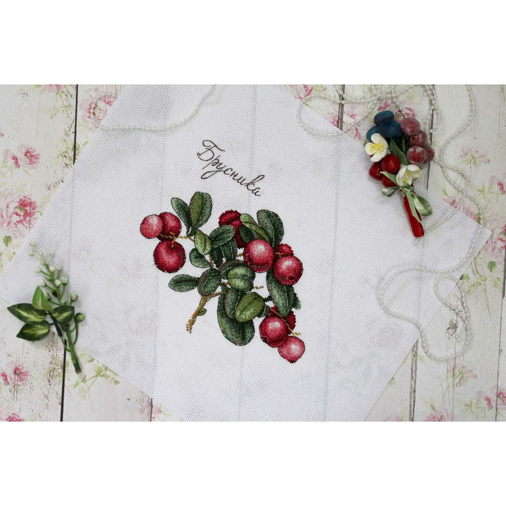 Berries SNV-650 Counted Cross Stitch Kit