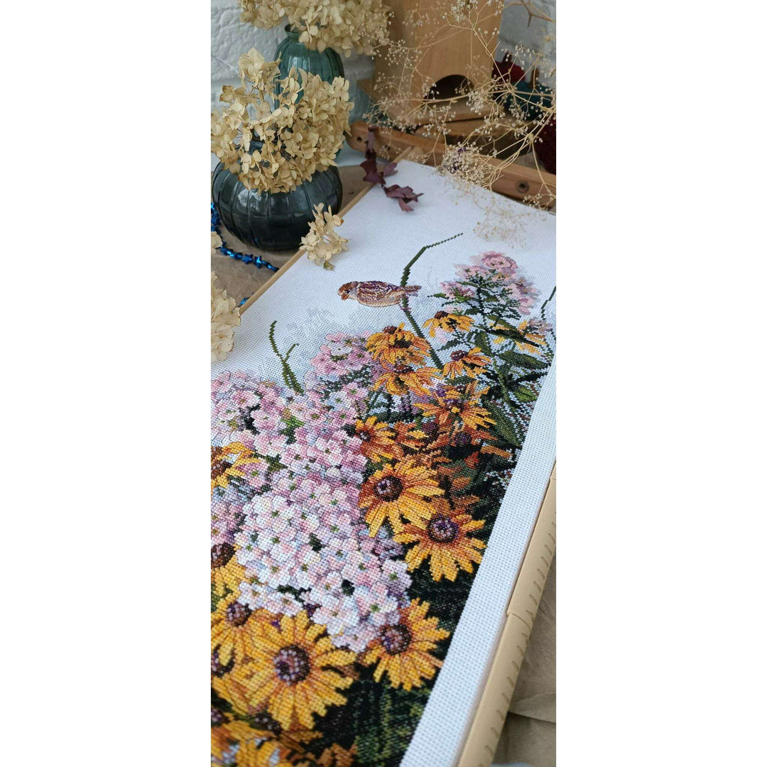 Black Eyed Susans and Phlox K-208 Counted Cross-Stitch Kit